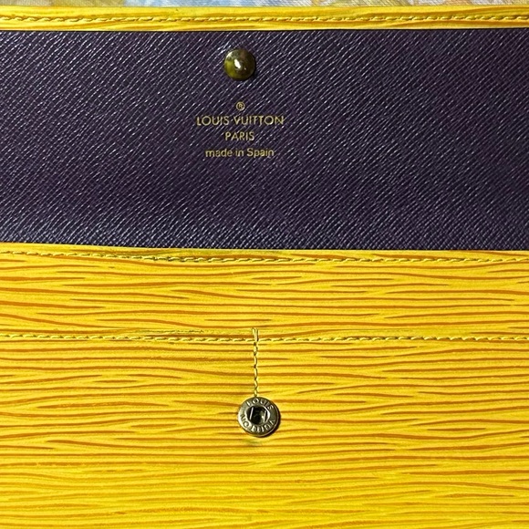 LV Epi Long Wallet Auth. Vintage - Picture 6 of 10